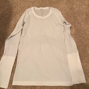 Lululemon white long sleeve SZ 4